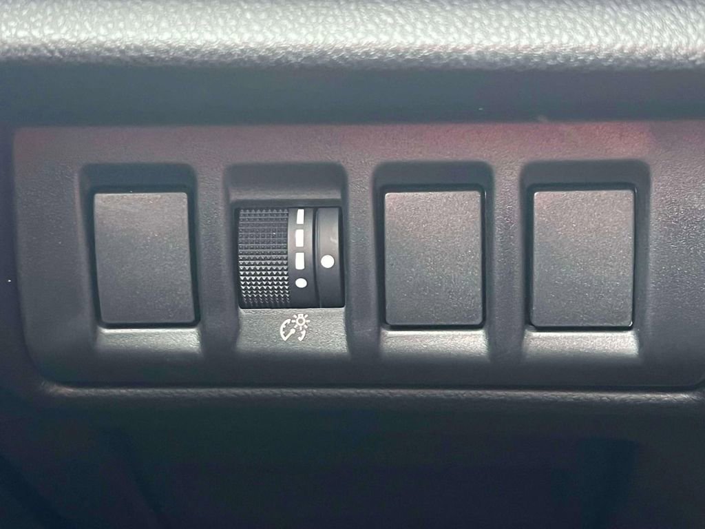 Used 2025 Subaru Outback Premium w/ Popular Package #1A image 16