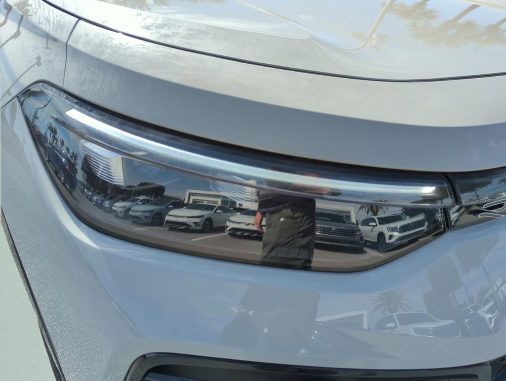 New 2026 Volkswagen Tiguan SE R-Line image 17