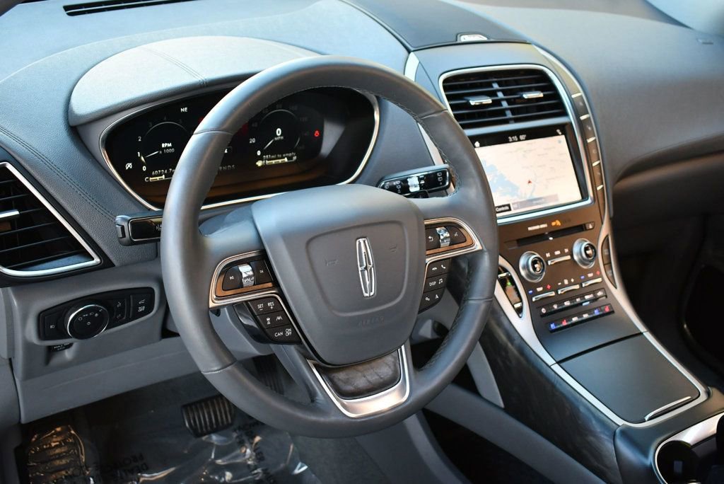 Used 2019 Lincoln Nautilus Reserve image 12