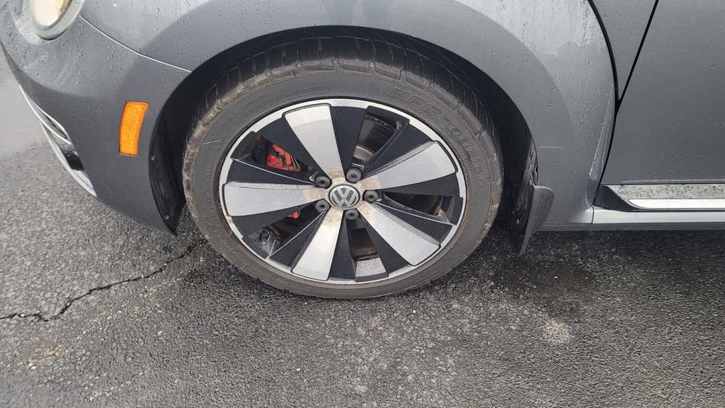 Used 2014 Volkswagen Beetle R-Line image 6