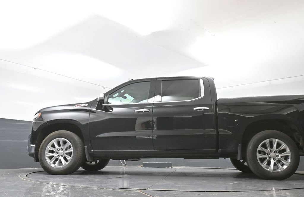 Used 2021 Chevrolet Silverado 1500 LTZ w/ LTZ Premium Package AWD/4WD image 28