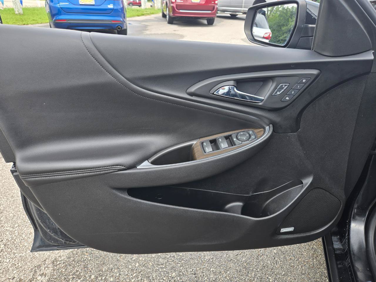Used 2017 Chevrolet Malibu Premier w/ Premier Sun and Wheel Package FWD image 16