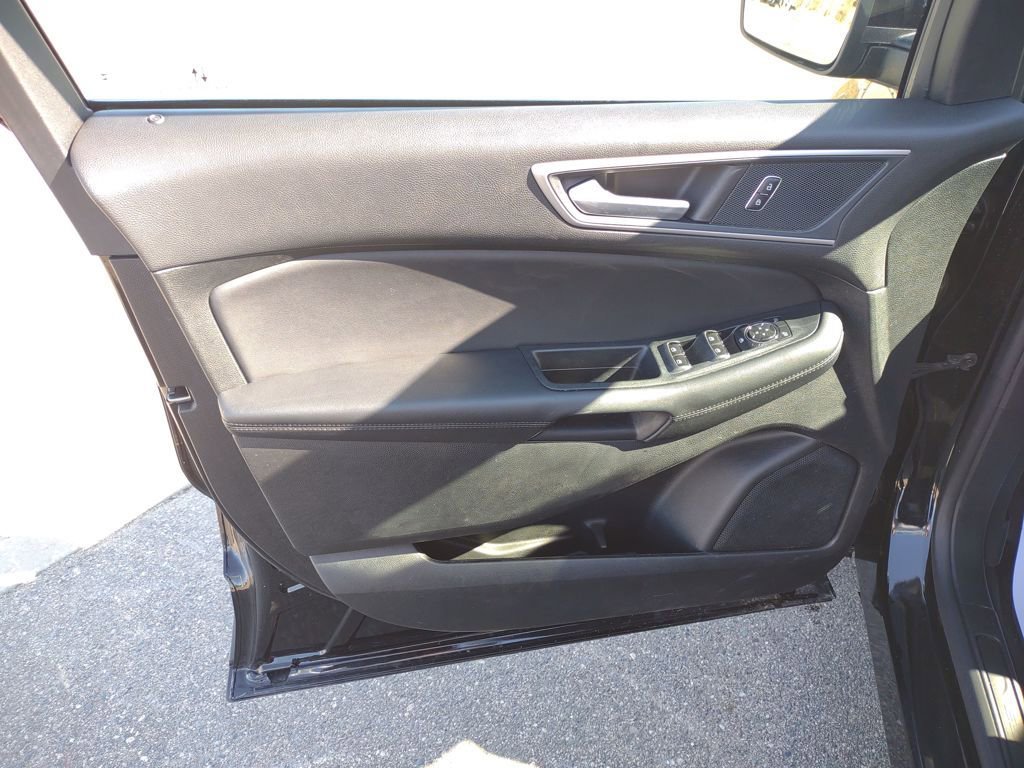 Used 2024 Ford Edge SEL w/ Convenience Package image 16