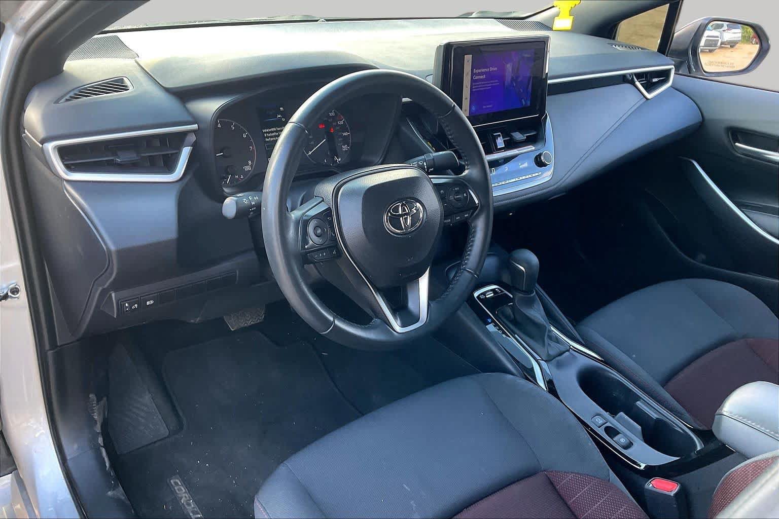 Used 2025 Toyota Corolla SE FWD image 16