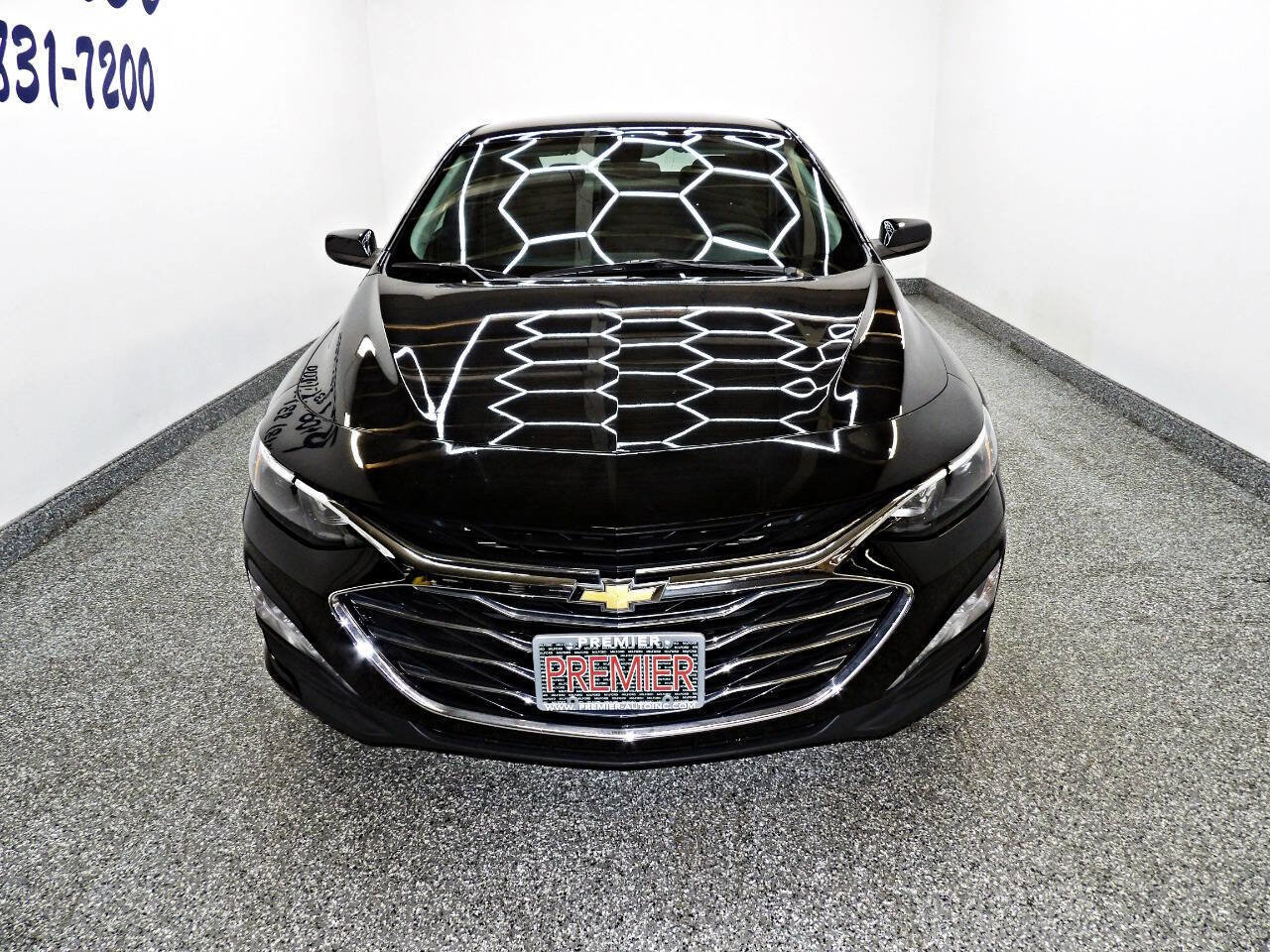 Used 2022 Chevrolet Malibu LT image 2