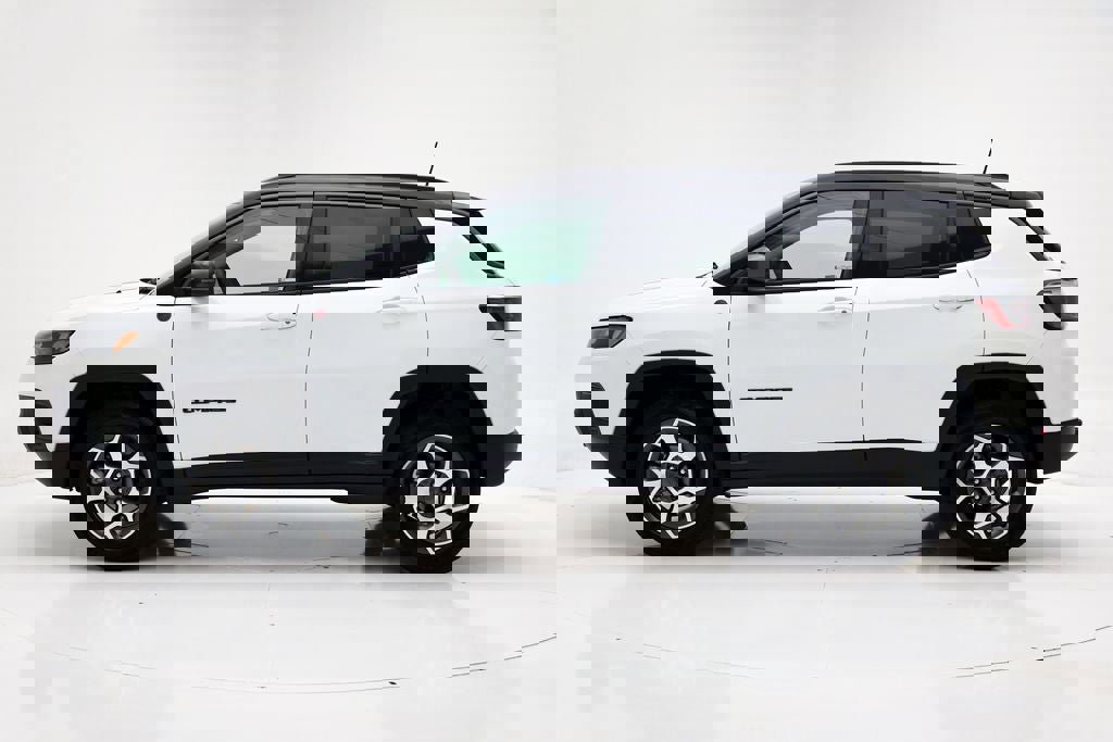 Used 2022 Jeep Compass Trailhawk w/ Sun and Sound Group image 5