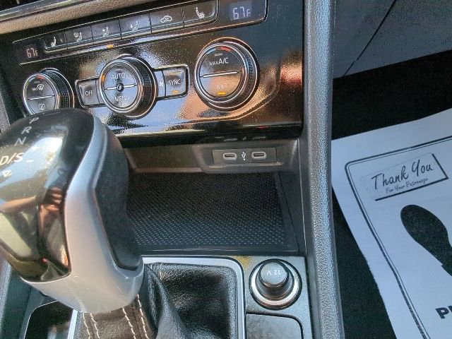 Used 2024 Volkswagen Jetta SE FWD image 30