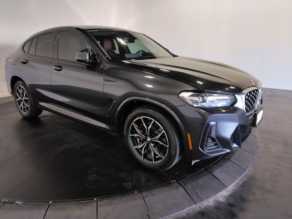 Used 2023 BMW X4 xDrive30i image 4