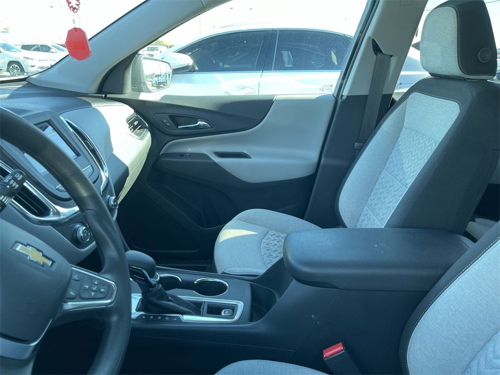 Used 2024 Chevrolet Equinox LS w/ LS Convenience Package image 3