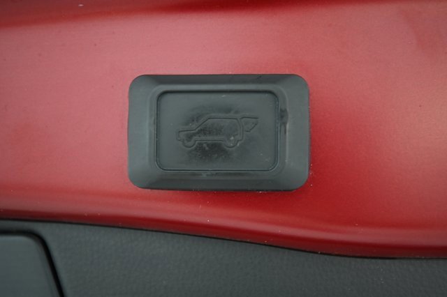 Used 2019 Toyota RAV4 XLE image 20