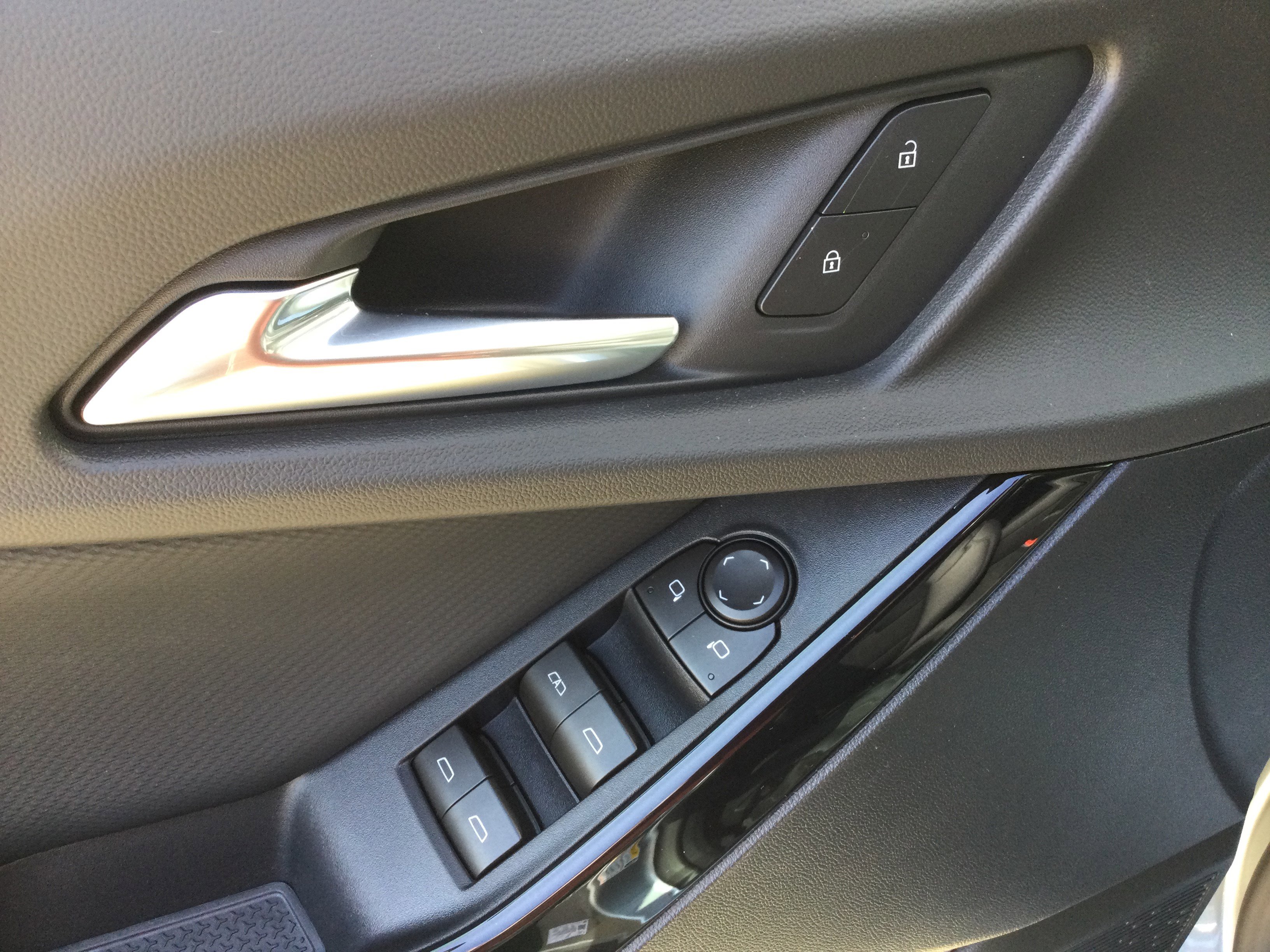 New 2026 Chevrolet Equinox LT w/ Convenience Package II image 9