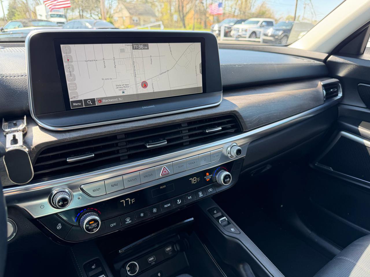 Used 2022 Kia Telluride EX w/ EX Premium Package image 13