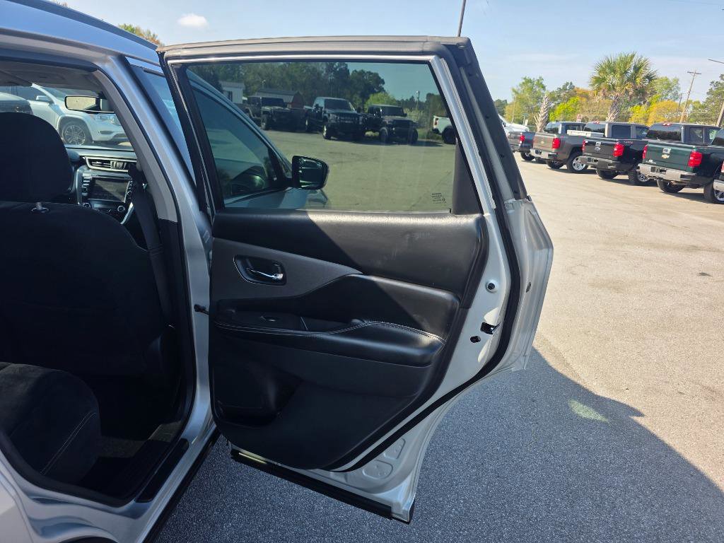 Used 2021 Nissan Murano SV FWD image 12
