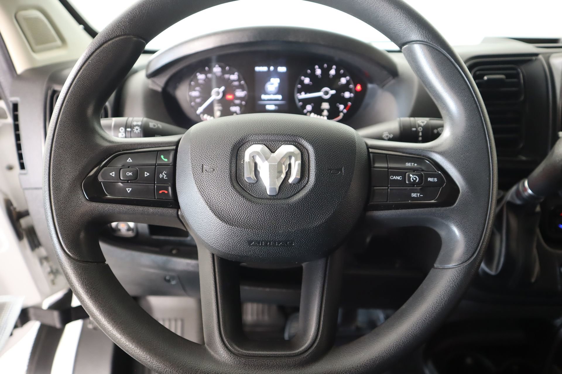 Used 2023 RAM ProMaster 2500 FWD image 3