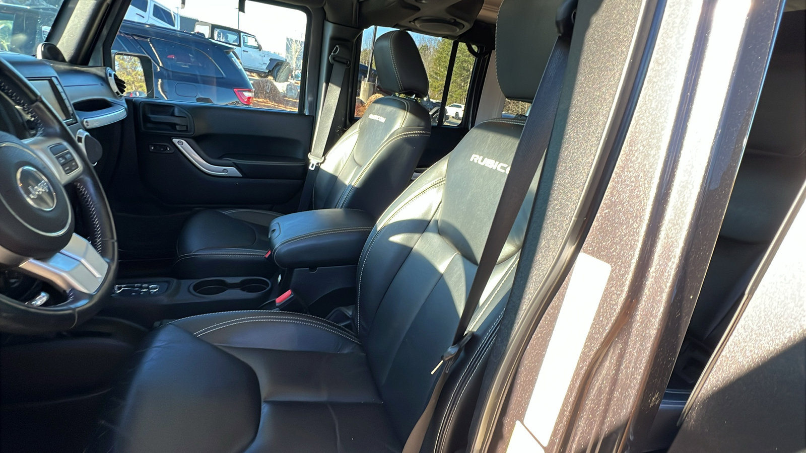 Used 2014 Jeep Wrangler Unlimited Rubicon image 17