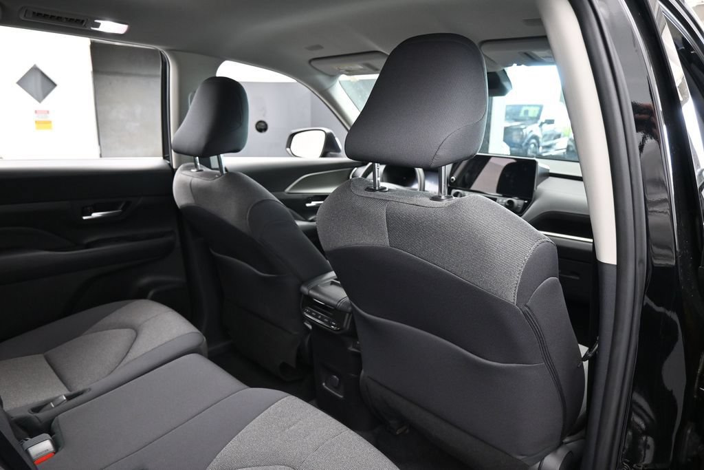 Used 2025 Toyota Grand Highlander FWD image 40