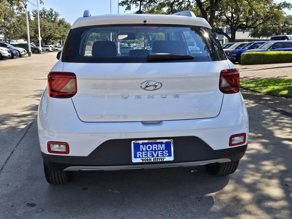 New 2025 Hyundai Venue SEL image 4