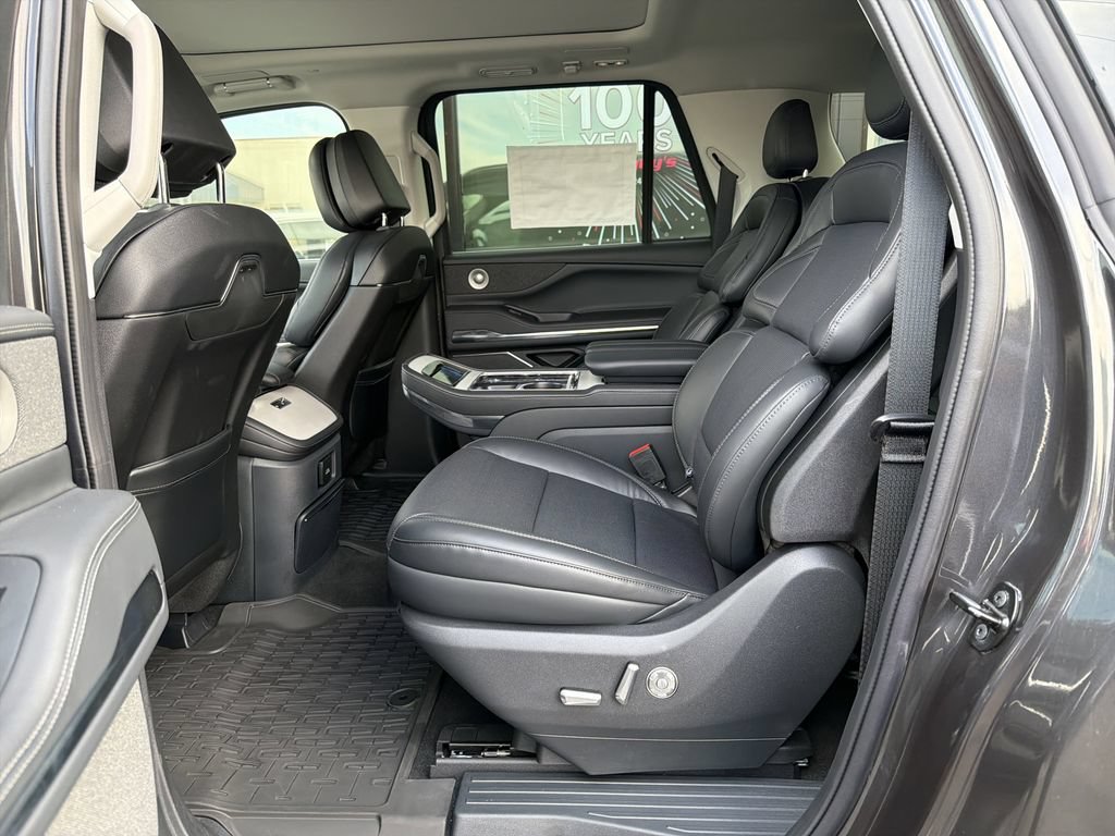 New 2025 Lincoln Navigator L Reserve AWD/4WD image 6