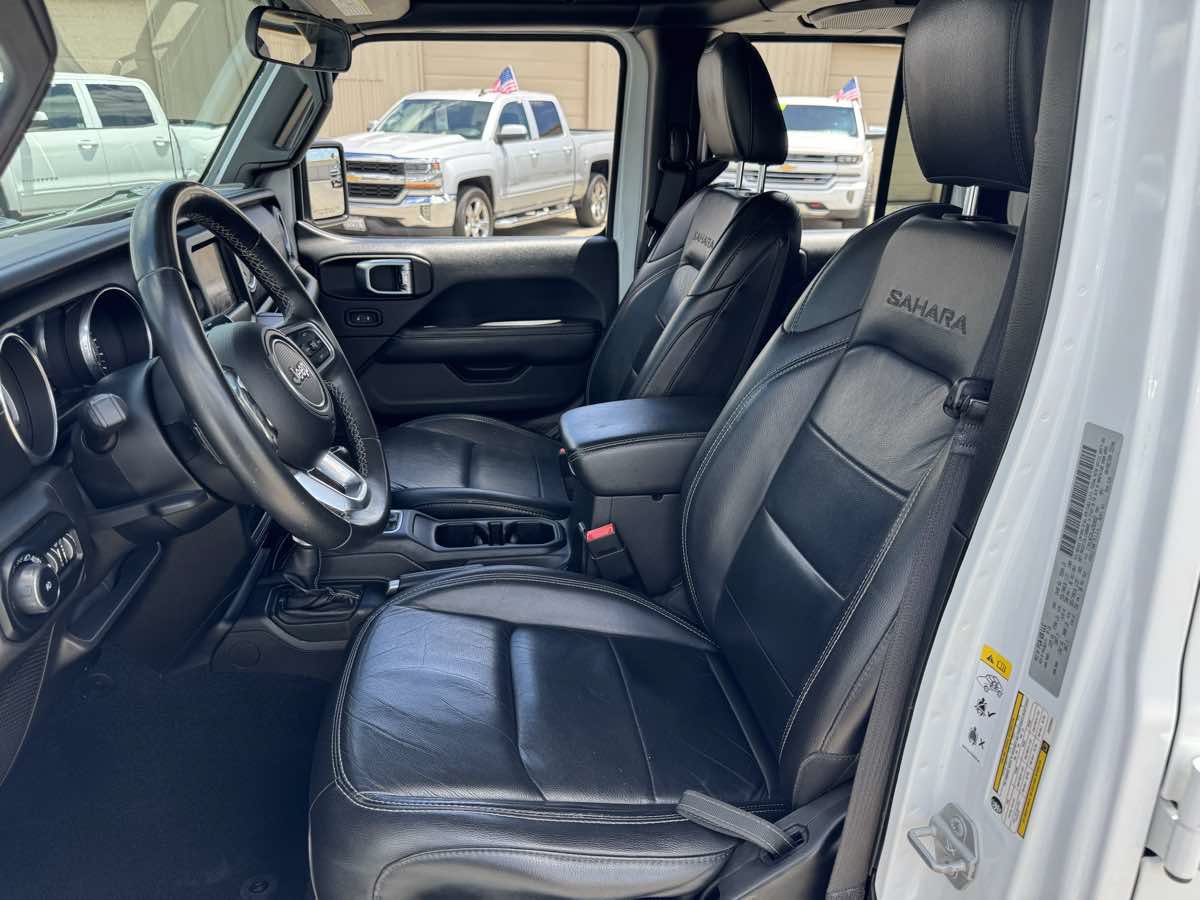 Used 2018 Jeep Wrangler Unlimited Sahara w/ LED Lighting Group AWD/4WD image 20