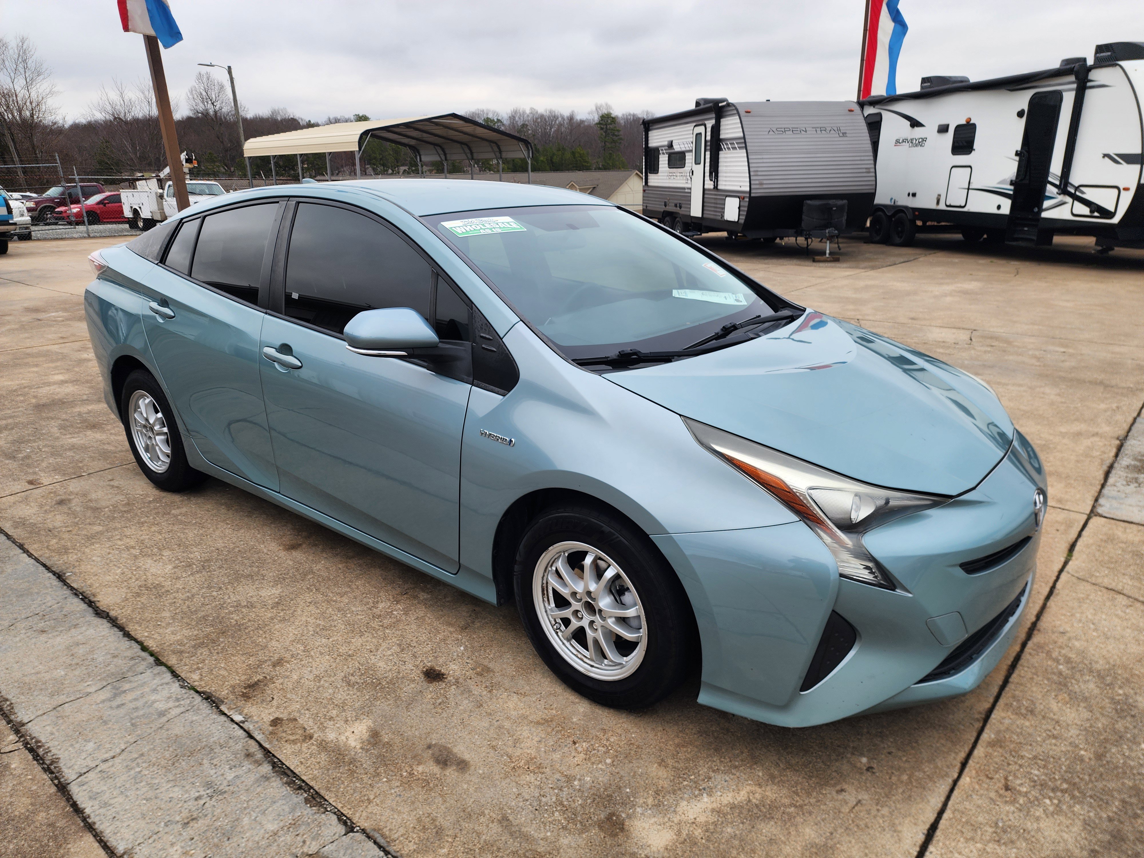 Used 2016 Toyota Prius Two FWD image 2