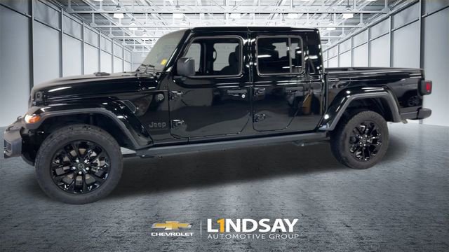 Used 2025 Jeep Gladiator Sport image 6