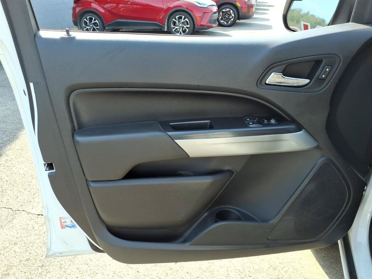 Used 2021 Chevrolet Colorado LT w/ Safety Package RWD image 11