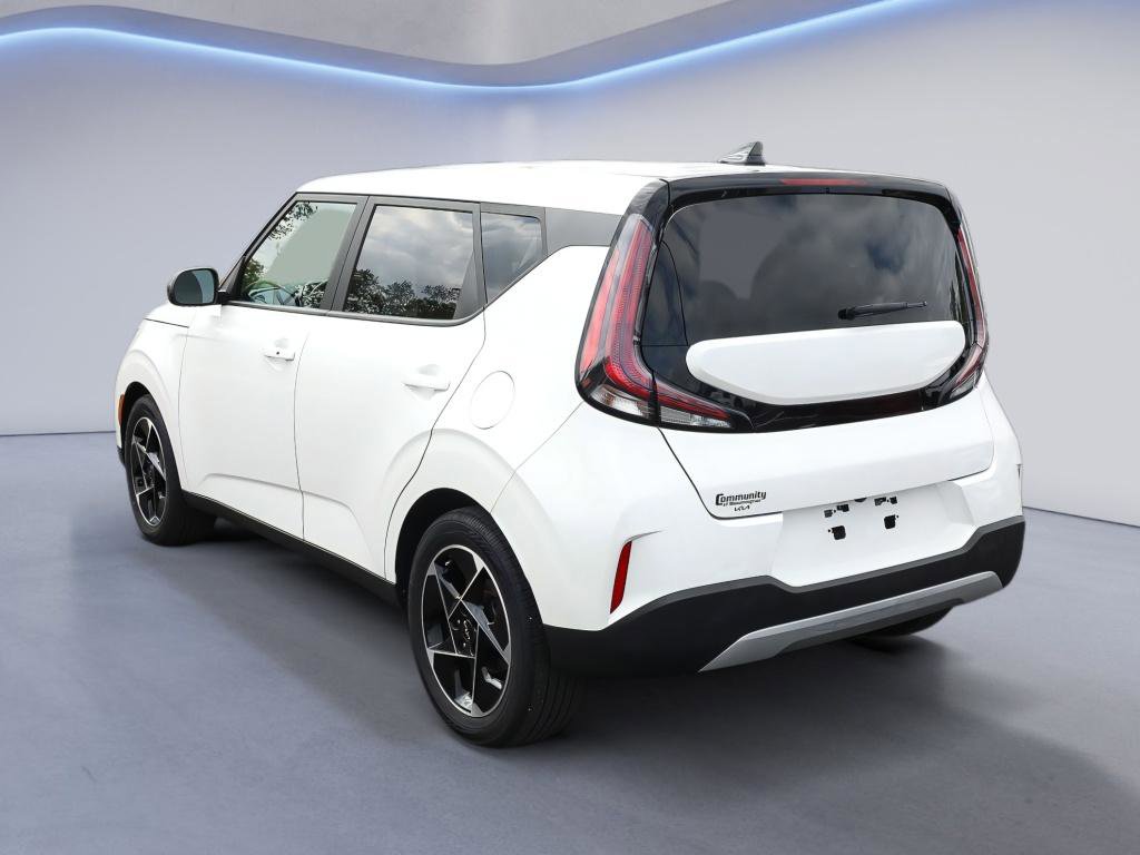 Used 2023 Kia Soul EX FWD image 5