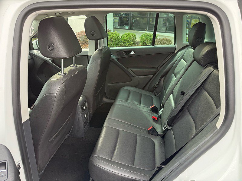 Used 2015 Volkswagen Tiguan SE FWD image 13