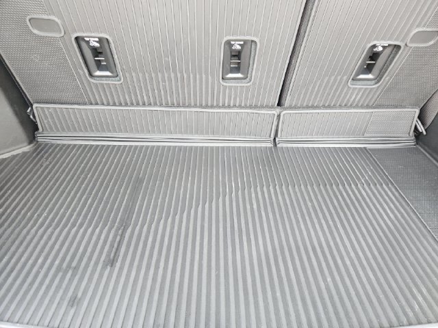 Used 2026 Chevrolet Traverse High Country w/ LPO, Floor Liner Package FWD image 36