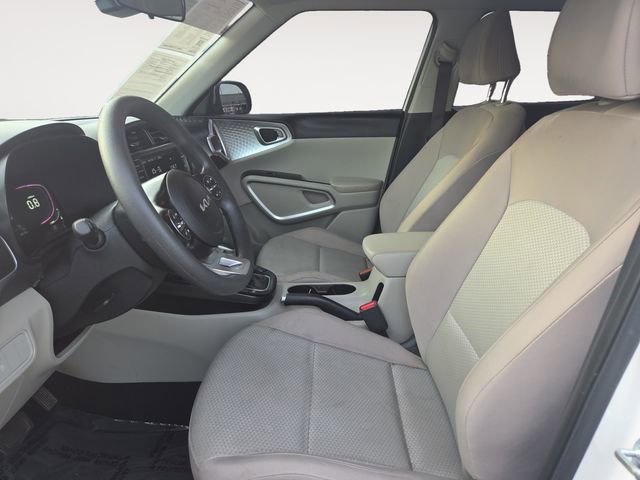 Used 2025 Kia Soul LX w/ LX Technology Package image 9