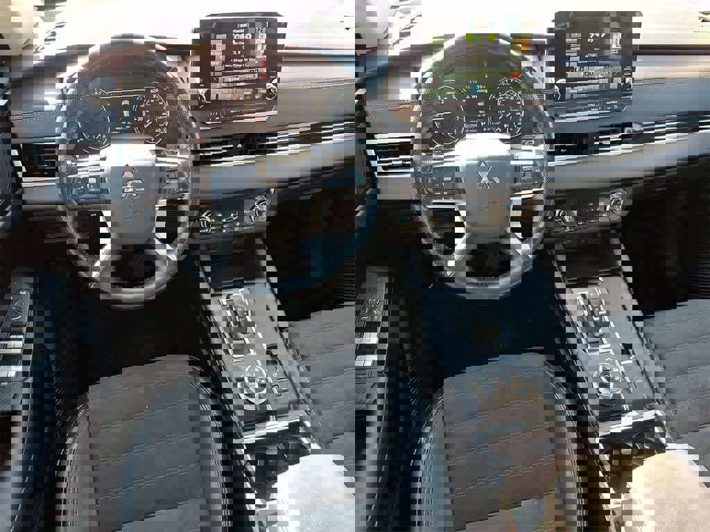 Used 2024 Mitsubishi Outlander SE image 12