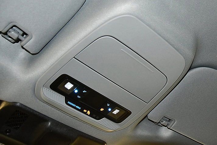 Used 2025 Ford F150 Lightning XLT image 31