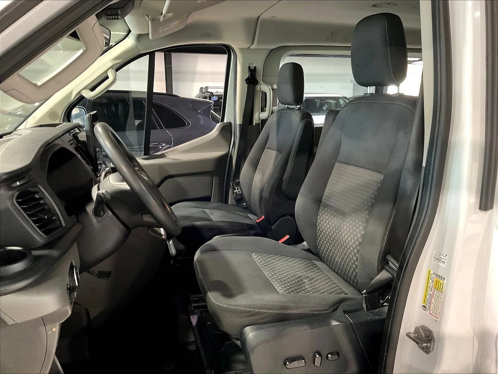 Used 2023 Ford Transit 350 XLT RWD image 13