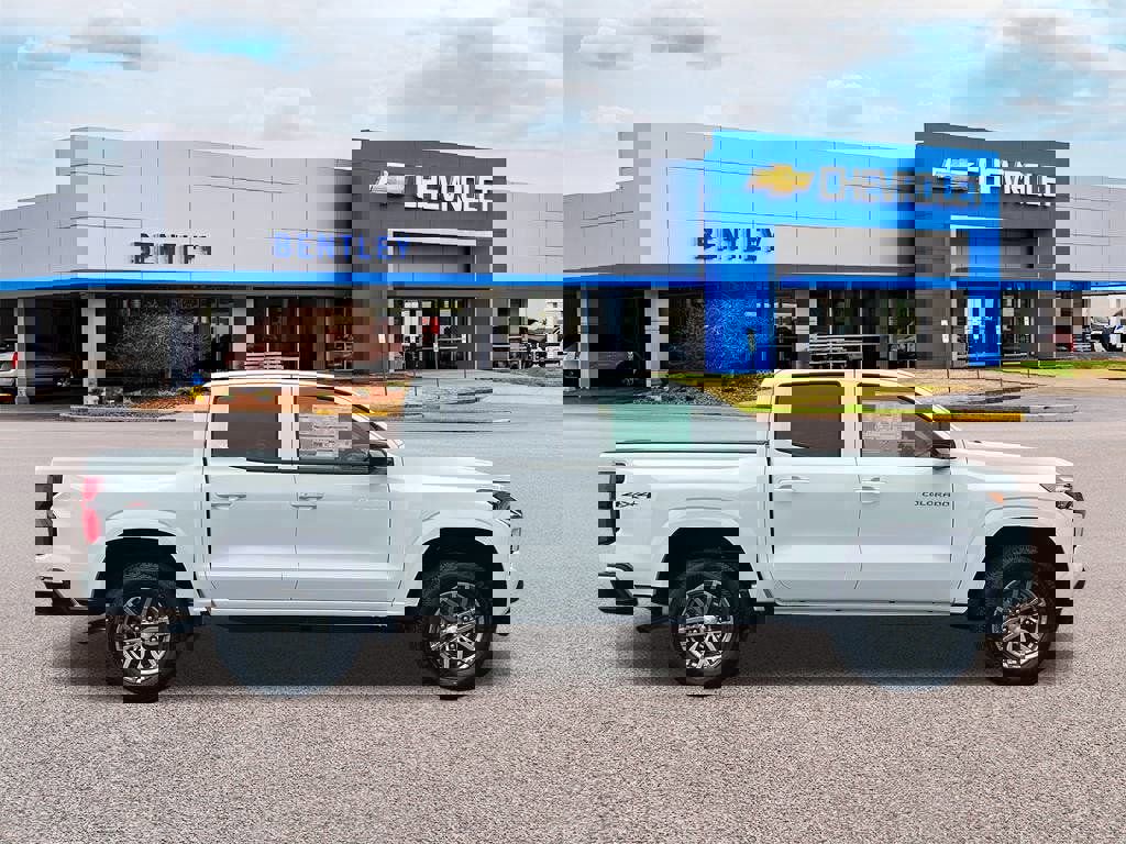 New 2025 Chevrolet Colorado LT w/ LT Convenience Package image 6