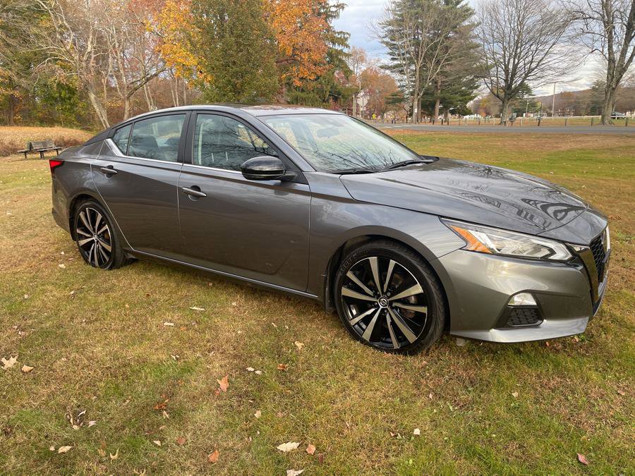 Used 2021 Nissan Altima 2.5 SR w/ SR Premium Package image 2