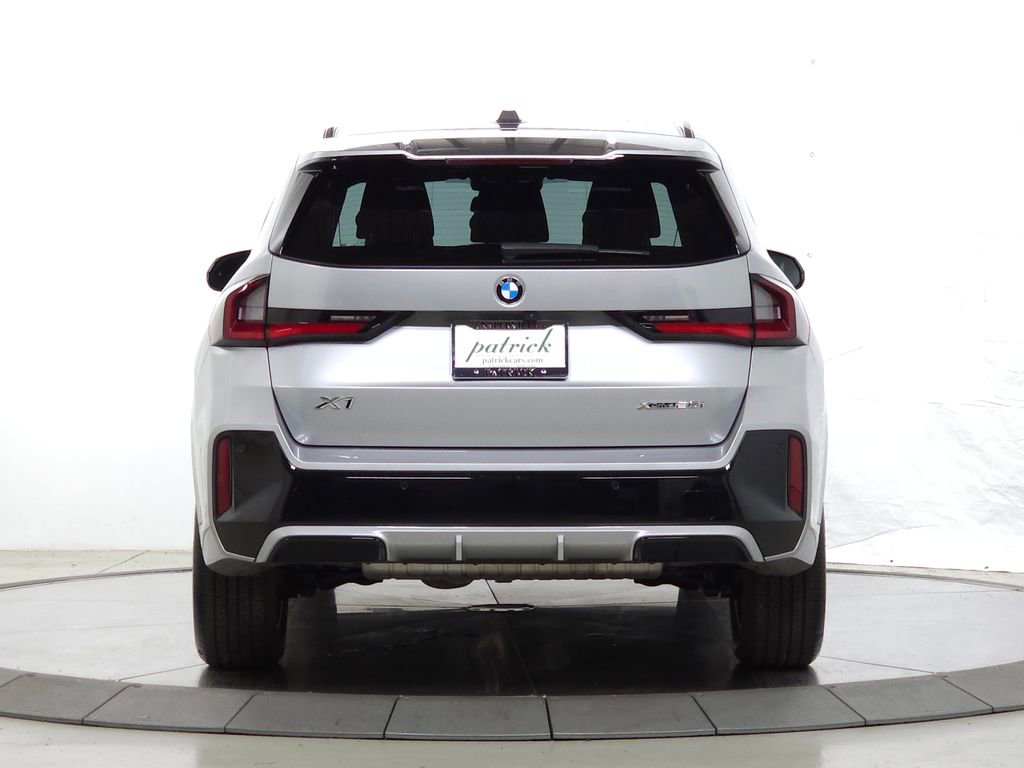 Used 2023 BMW X1 xDrive28i w/ M Sport Package AWD/4WD image 5
