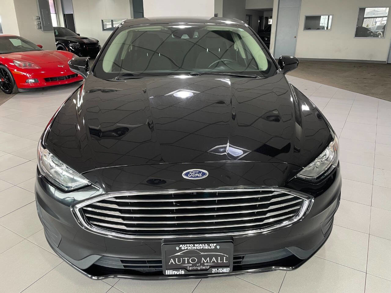 Used 2020 Ford Fusion SE image 2