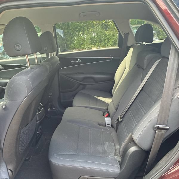 Used 2019 Kia Sorento FWD V6 image 24