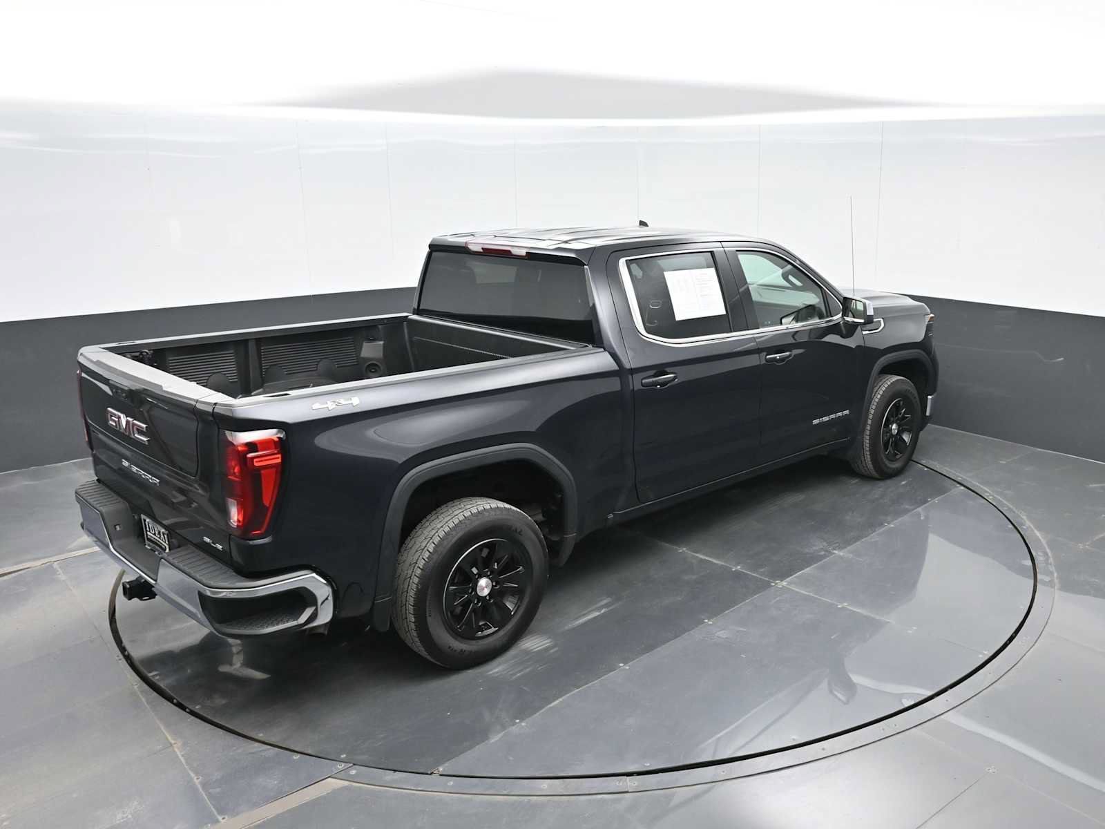 Used 2024 GMC Sierra 1500 SLE AWD/4WD image 27