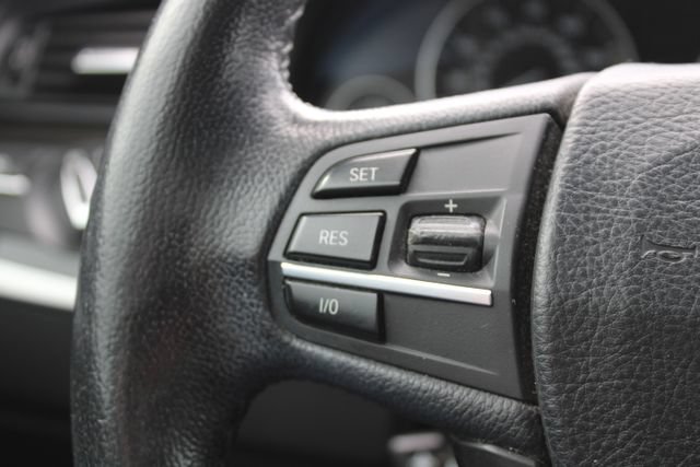 Used 2012 BMW 528i xDrive Sedan AWD/4WD image 29