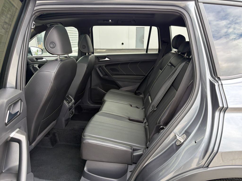 Certified 2024 Volkswagen Tiguan SE R-Line AWD/4WD image 14
