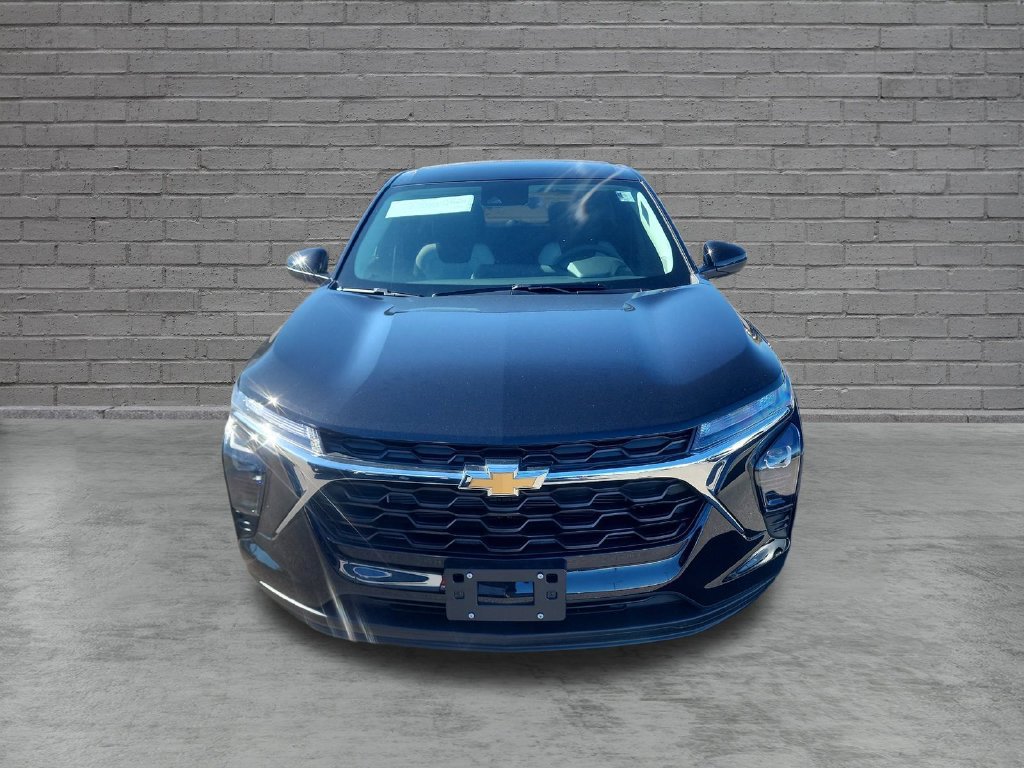 New 2026 Chevrolet Trax LS w/ LS Convenience Package FWD image 2