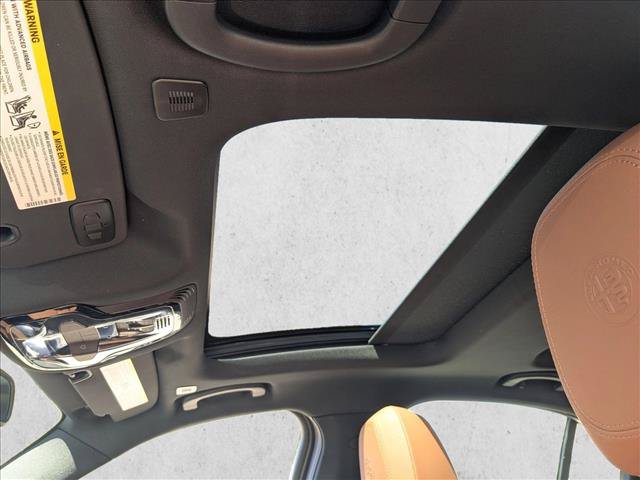 Used 2022 Alfa Romeo Giulia Ti RWD image 16