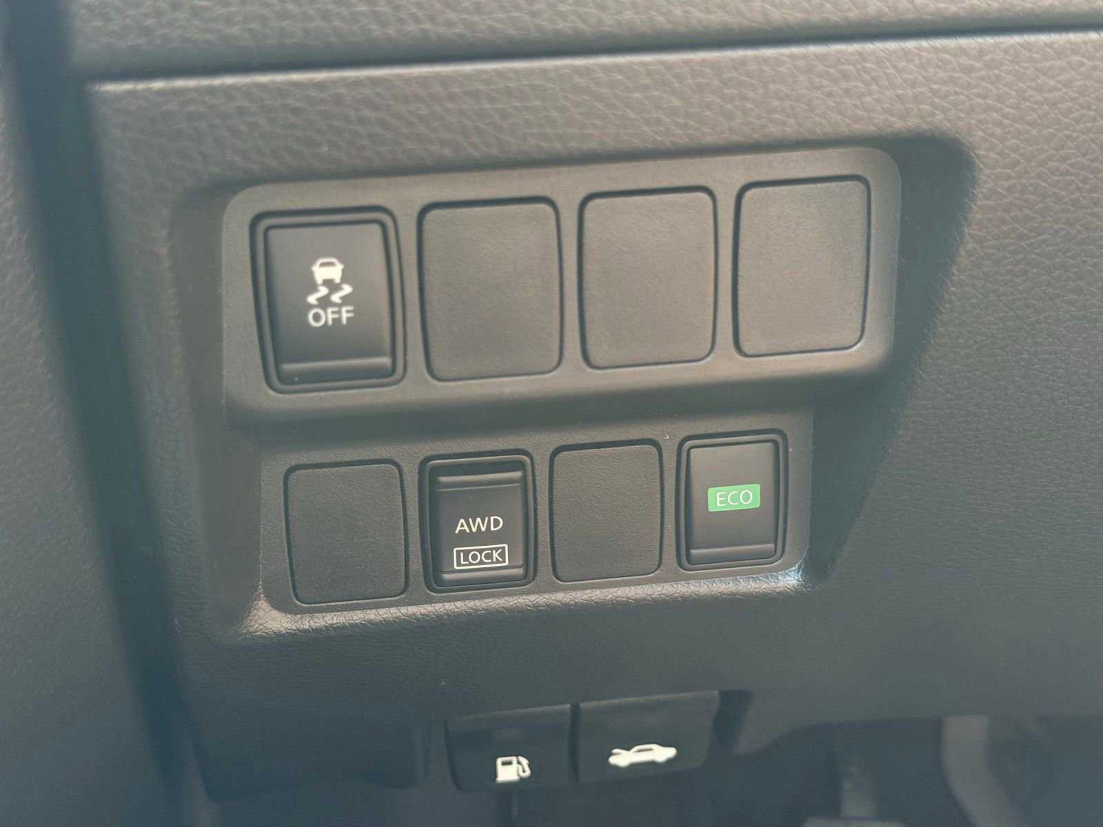 Used 2018 Nissan Rogue Sport SV image 35