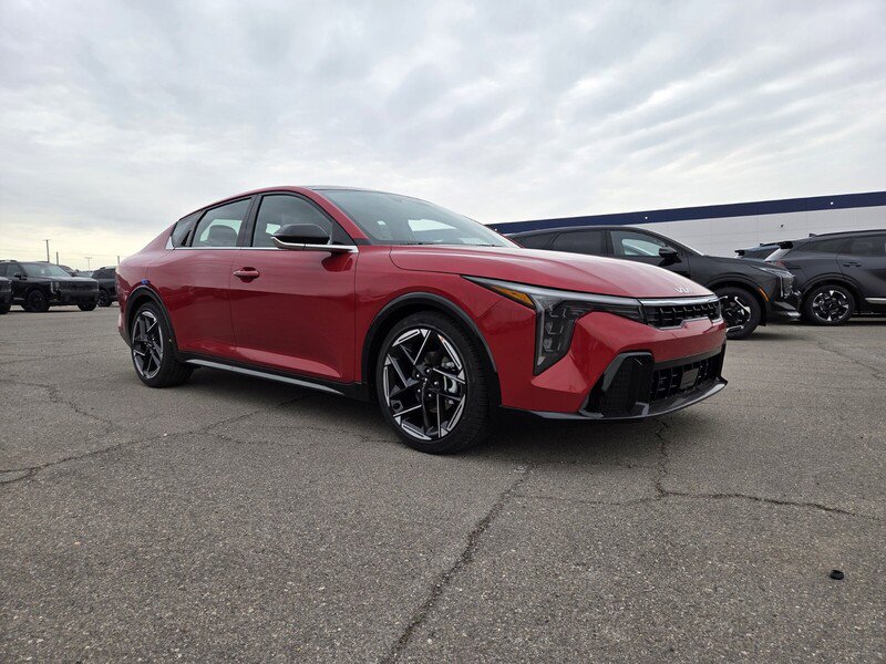 New 2025 Kia K4 GT-Line image 2