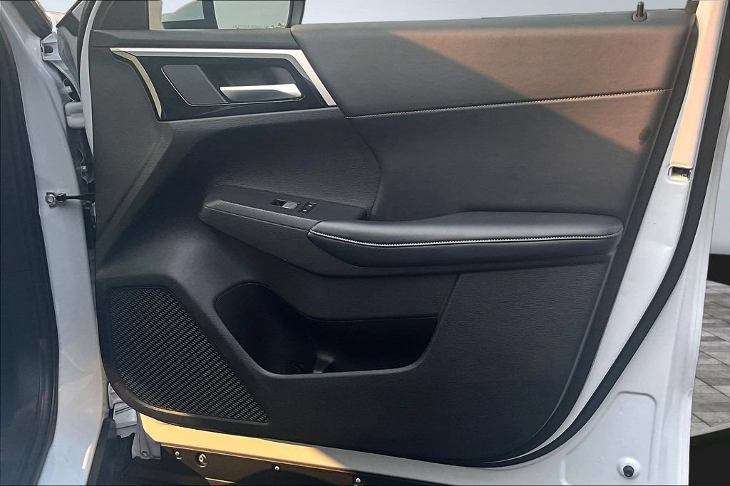 Used 2024 Mitsubishi Outlander SE AWD/4WD image 23