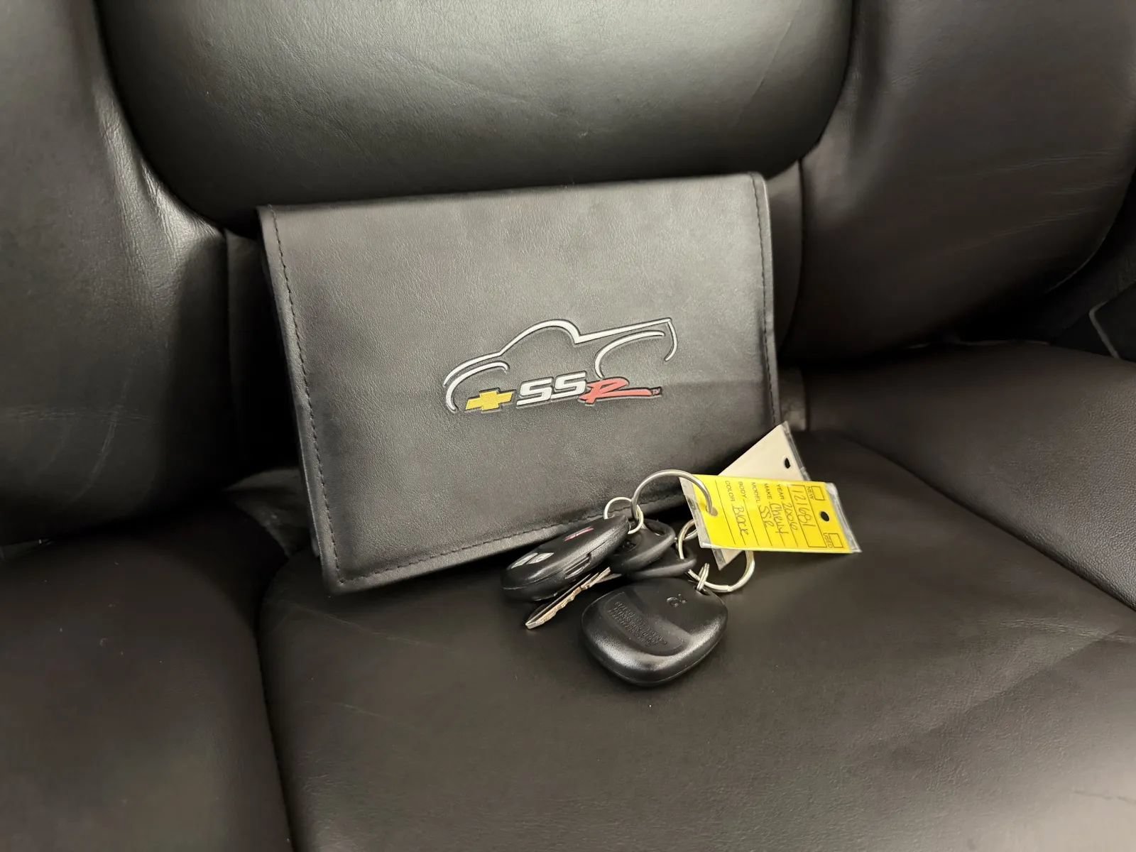 Used 2006 Chevrolet SSR w/ Preferred Equipment Group RWD image 32