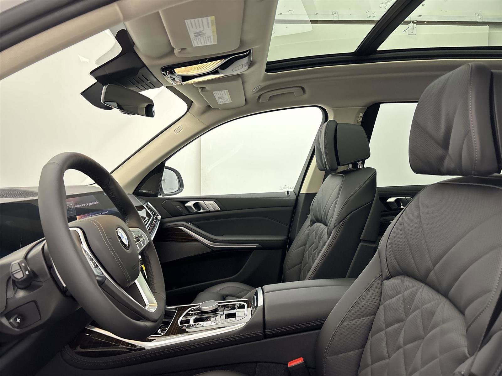 New 2026 BMW X7 xDrive40i w/ Premium Package image 24