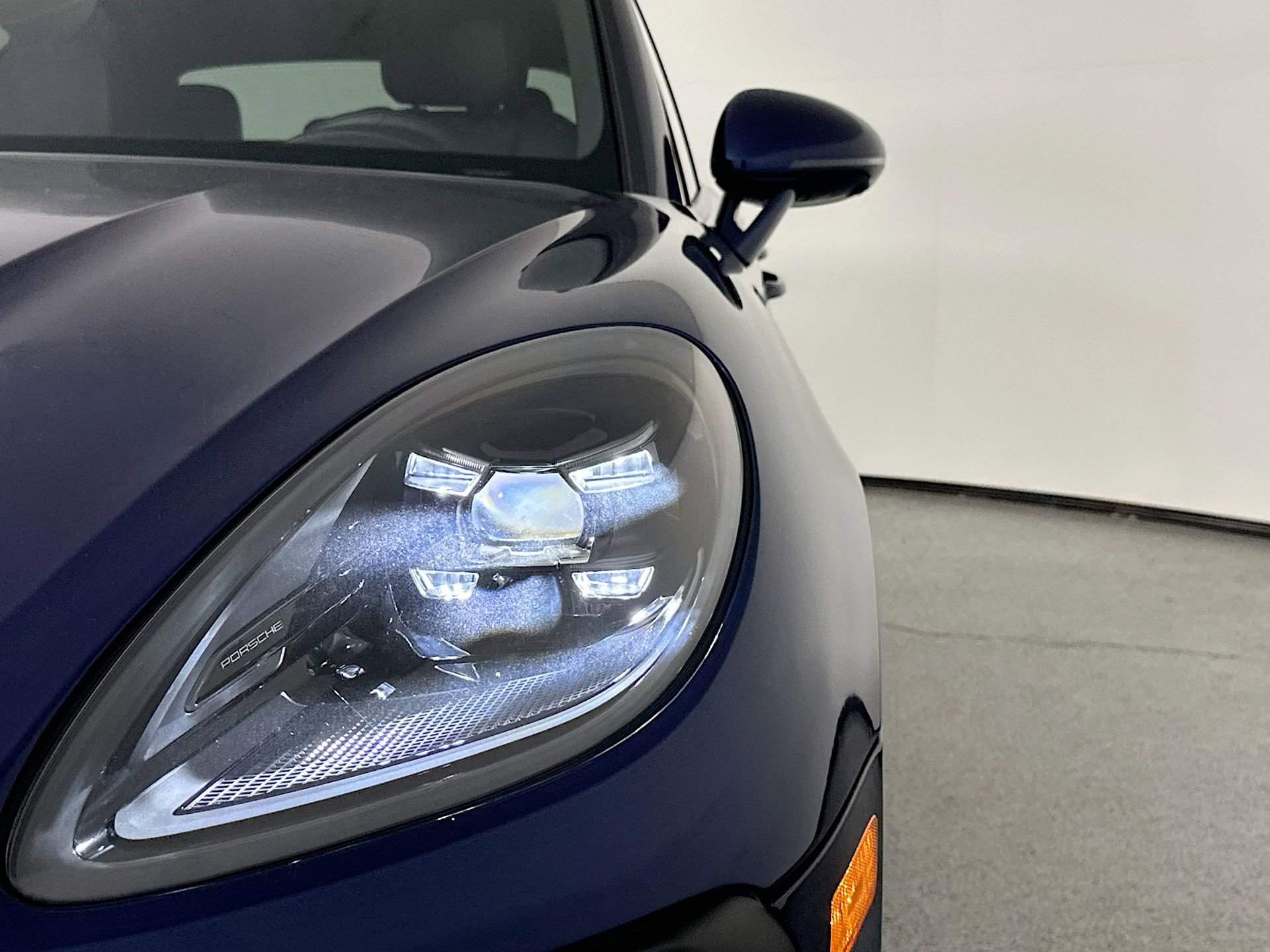 Certified 2025 Porsche Macan image 15