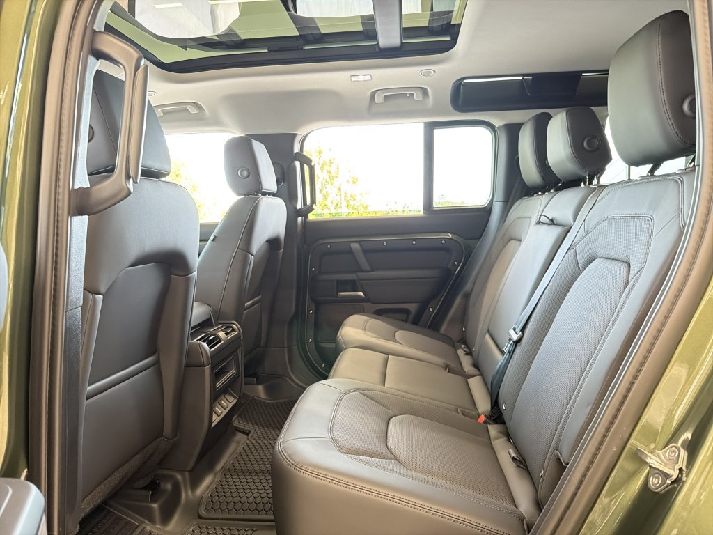 New 2026 Land Rover Defender 110 S AWD/4WD image 5